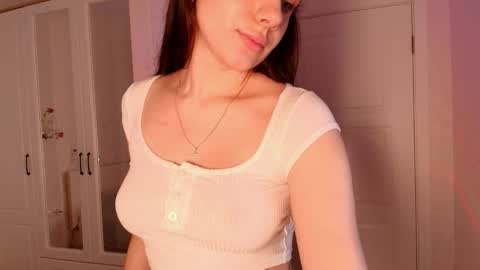 Amelia online show from May 3, 9:45 am
