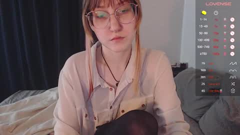 Cheryl online show from November 17, 7:25 pm