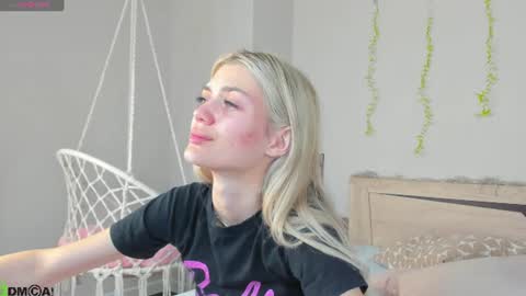 cherry_pr1ce online show from August 2, 11:08 pm