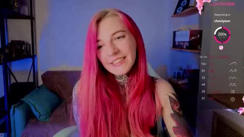 Snapshot of cherry_roxy chatting on September 12, 9:33 pm Roxy online show from September 12, 9:33 pm