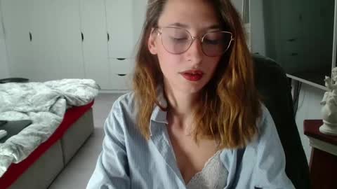 Leonie online show from February 20, 6:26 am