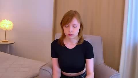 cherrycrushlove online show from March 15, 8:05 am