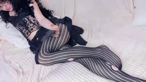 Isabel online show from April 17, 9:50 pm