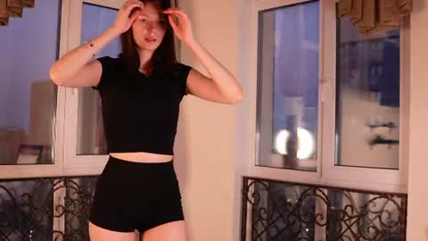 Loise online show from June 15, 5:24 pm