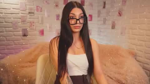 Snapshot of cherrypeery chatting on October 15, 4:26 am Kiki online show from October 15, 4:26 am