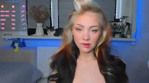 Lysia online show from June 13, 2:58 pm