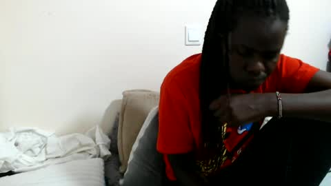 chichie_ online show from June 29, 3:01 pm