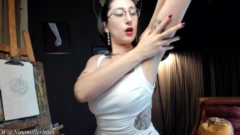 Nina   online show from November 9, 6:37 pm