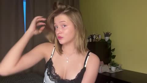 Chanelle online show from May 14, 5:19 pm