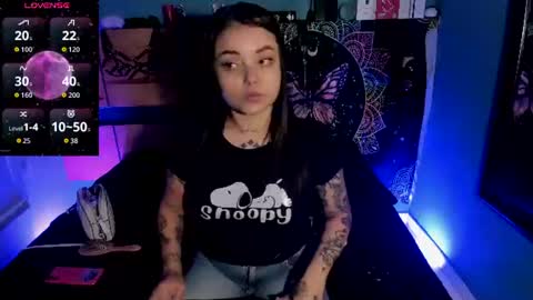 Chloeallennn  online show from June 12, 9:50 am