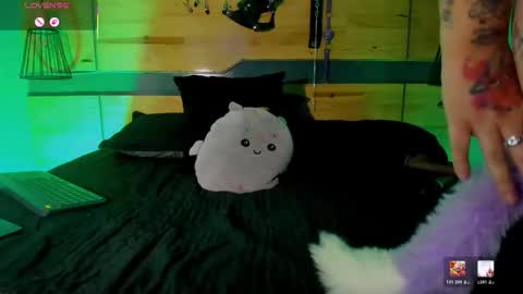 Chloeallennn  online show from March 17, 1:26 pm