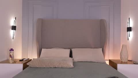 Chloe online show from August 3, 1:06 pm
