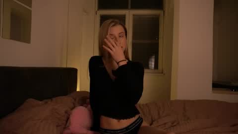 Arianaa Mourrr online show from December 14, 4:13 pm