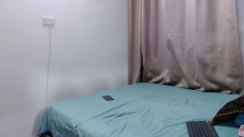Chloe and Danna online show from June 21, 4:05 am