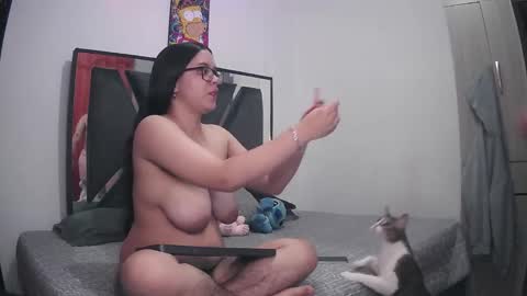 Chloe and Danna online show from September 19, 2:32 am