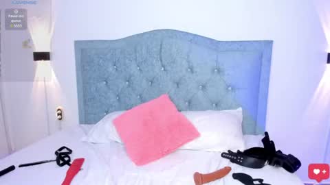 Chloe online show from June 19, 7:50 pm