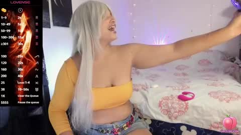 chloe_kisses online show from June 6, 11:38 am