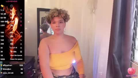 chloe_kisses online show from June 15, 11:43 am