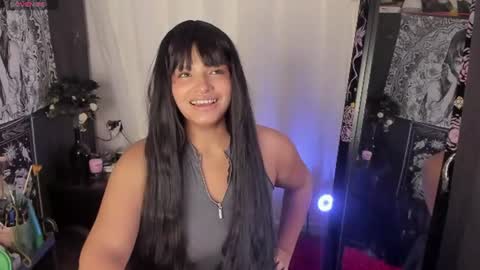 chloe_kisses online show from June 12, 11:51 am