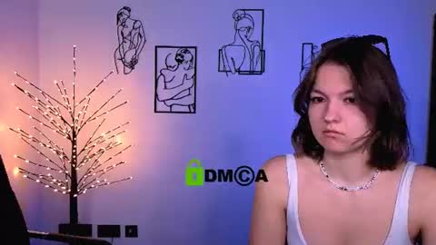 chloe_ley online show from July 25, 9:05 am
