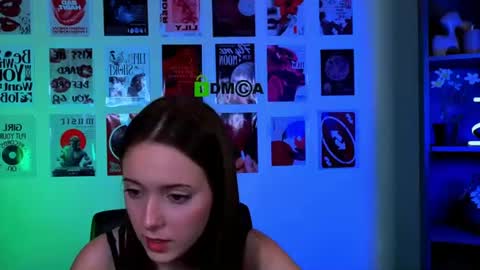 chloe_ley online show from July 26, 9:50 am
