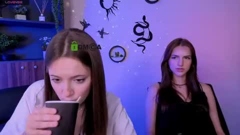 chloe_ley online show from July 5, 9:26 am