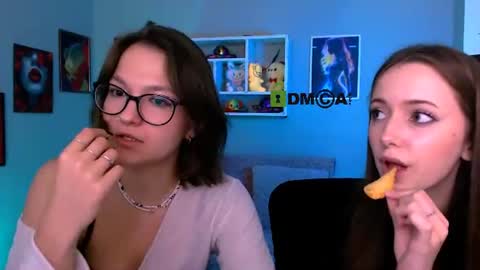 chloe_ley online show from June 29, 7:13 pm