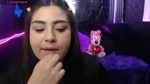 chloe_smith5 online show from July 9, 6:32 pm