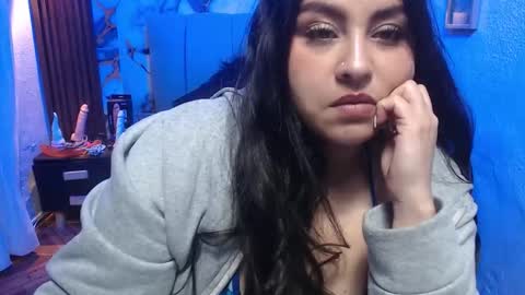 chloe_smith5 online show from March 5, 2:46 pm