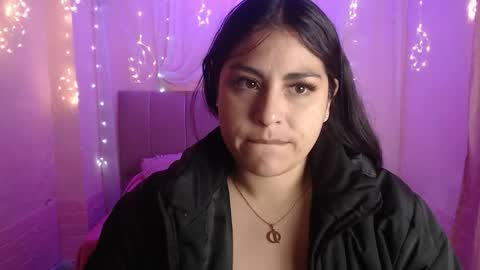 Snapshot of chloe_smith5 chatting on October 17, 2:53 pm chloe_smith5 online show from October 17, 2:53 pm