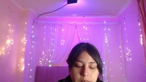 Snapshot of chloe_smith5 chatting on October 14, 1:03 pm chloe_smith5 online show from October 14, 1:03 pm