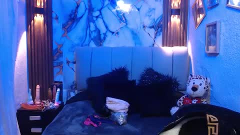 chloe_smith5 online show from March 9, 10:51 am