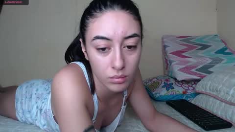 Snapshot of chloe_vahos chatting on December 24, 3:16 pm Chloe online show from December 24, 3:16 pm