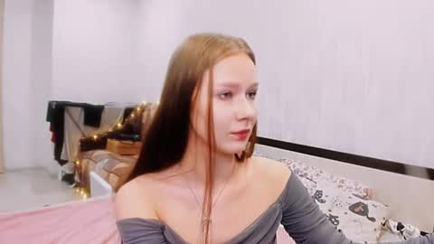 chloe wifey online show from December 21, 4:33 pm