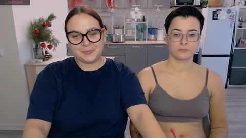 Eva and Sandra online show from December 24, 9:50 am