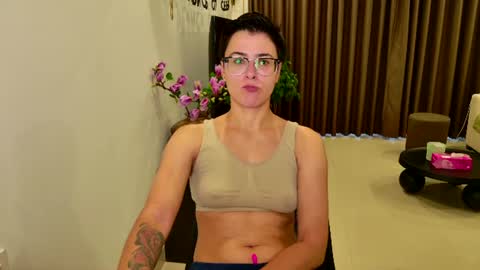 Eva and Sandra online show from June 18, 9:14 am