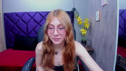 chloecampbell03 online show from October 7, 1:04 pm