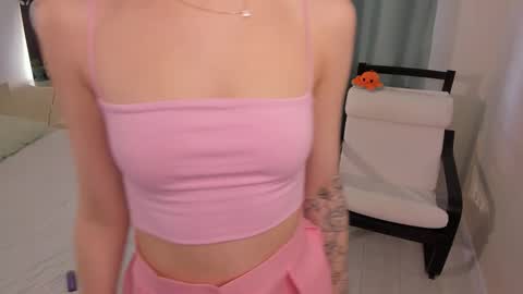 Chloe online show from September 27, 1:40 pm