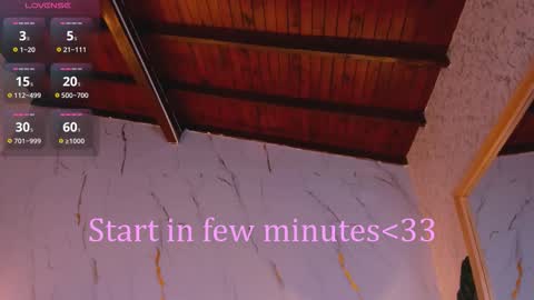 Chloee online show from December 3, 11:45 am