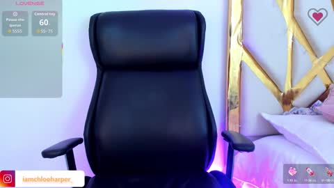 Snapshot of chloeharper_ chatting on September 22, 7:34 pm Chloe Harper online show from September 22, 7:34 pm