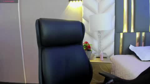  Chloe Harper  online show from April 30, 5:40 pm
