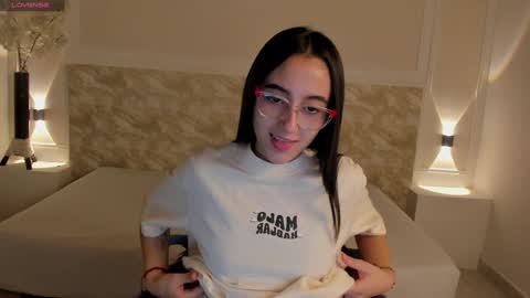 chloehil2 online show from December 30, 7:32 pm