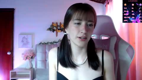 Snapshot of chloejohnsoon chatting on September 23, 2:26 pm Chloe online show from September 23, 2:26 pm