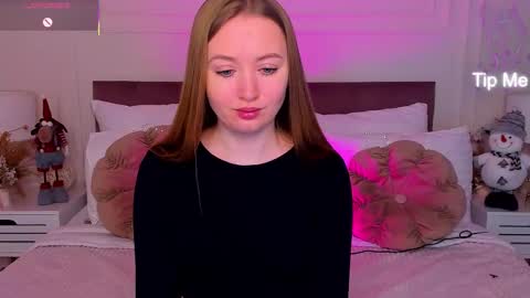 Chloe online show from December 14, 8:25 pm