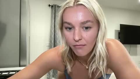Chloe Babe online show from May 30, 5:38 am