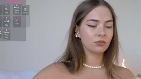 chloi_hes online show from March 9, 10:40 am