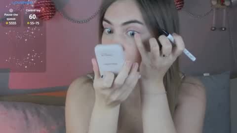 chloi_hes online show from December 28, 12:35 pm