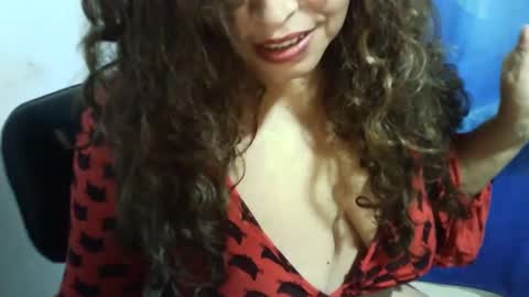 Snapshot of chochohot45 chatting on December 13, 4:11 am chochohot45 online show from December 13, 4:11 am