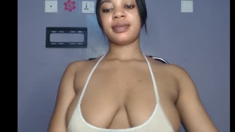 Snapshot of choco_chocox chatting on February 19, 7:50 am ESTHER online show from February 19, 7:50 am
