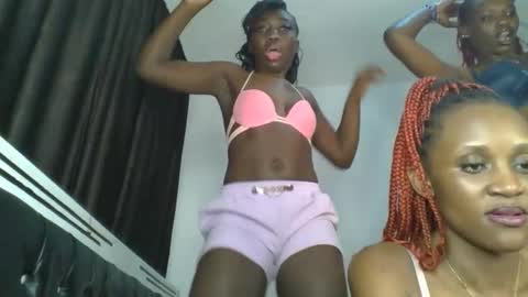 chocobear22 online show from December 14, 9:09 pm